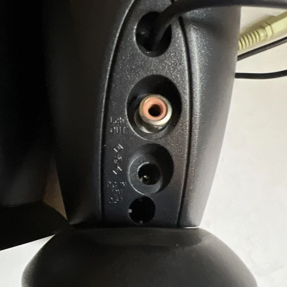 Dell A215 Multimedia 2 Channel Computer Speakers - No AC Adapter